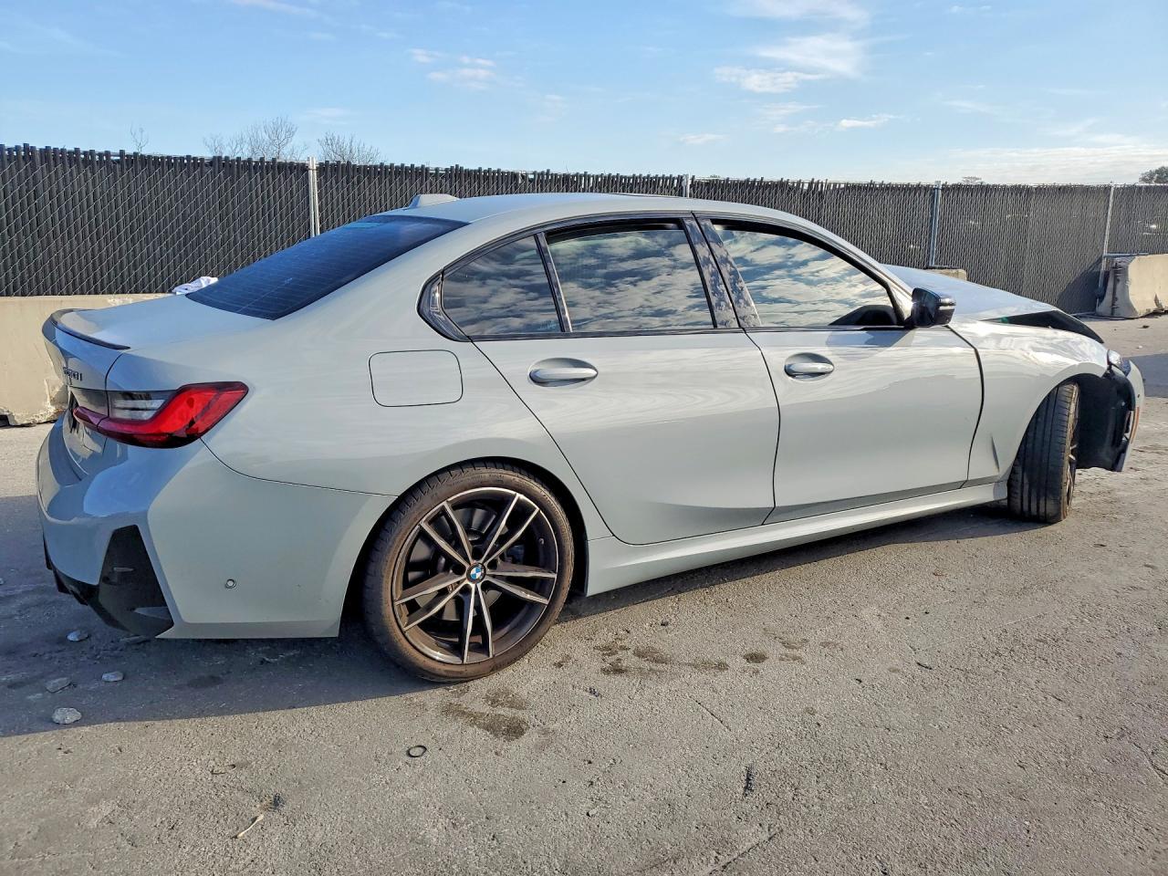 2024 BMW 330i