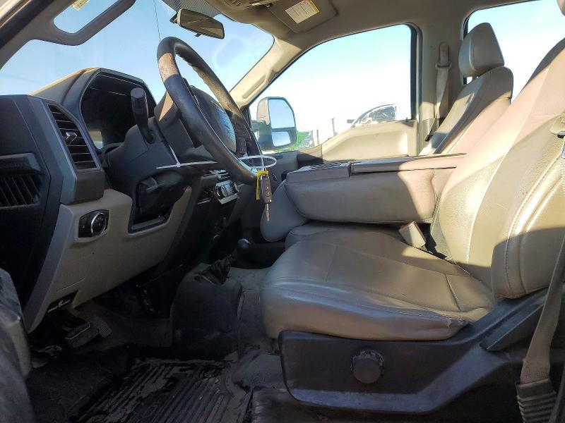 2018 Ford F350 Super Duty Flatbed Truck