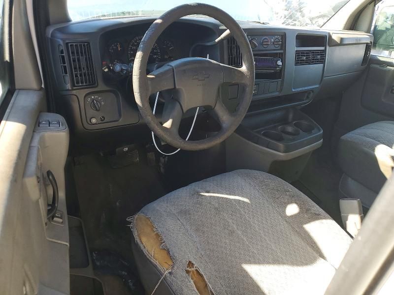 2003 Chev Express Passenger 35