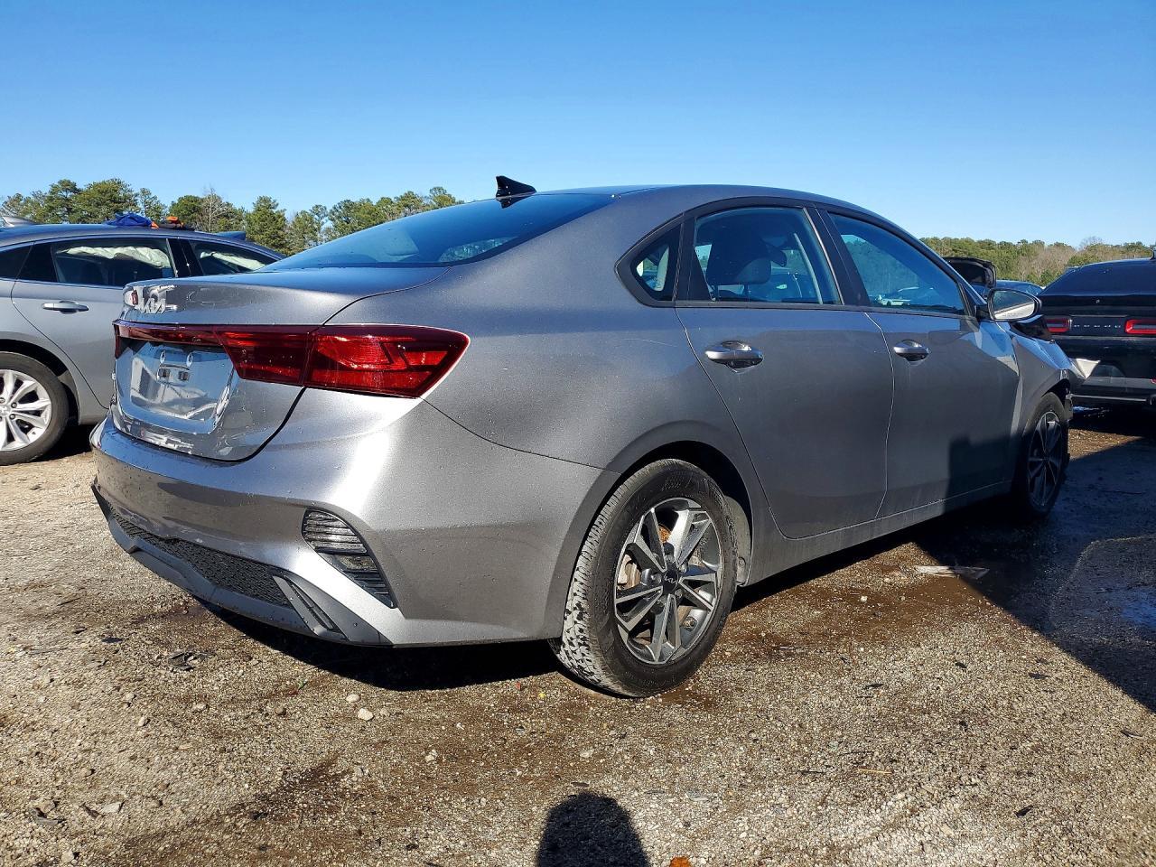 2023 KIA Forte lx