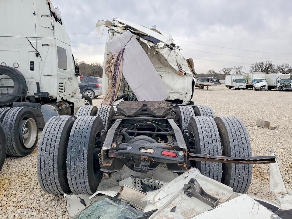 2020 Freightliner Cascadia 126