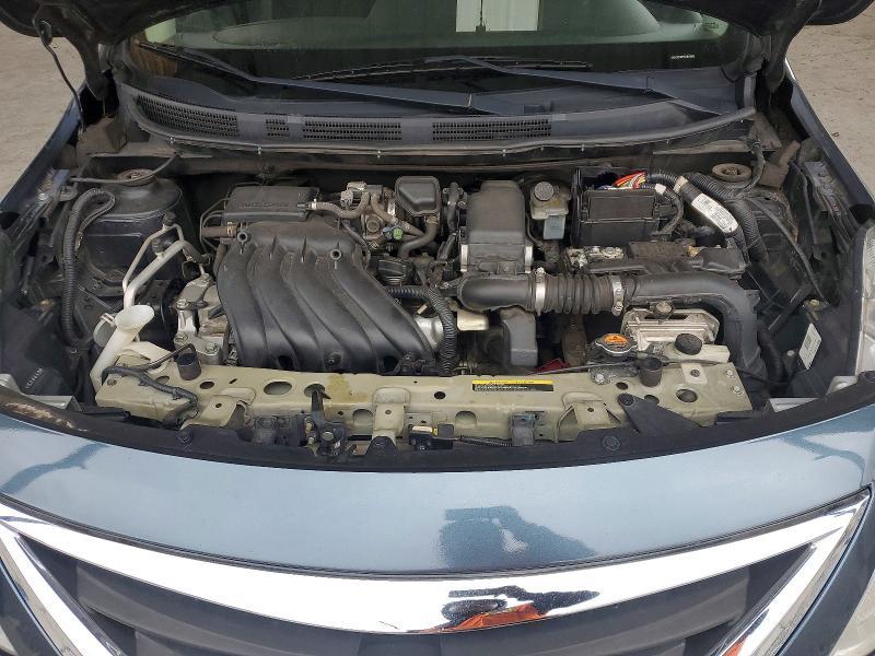 2015 Niss Versa s