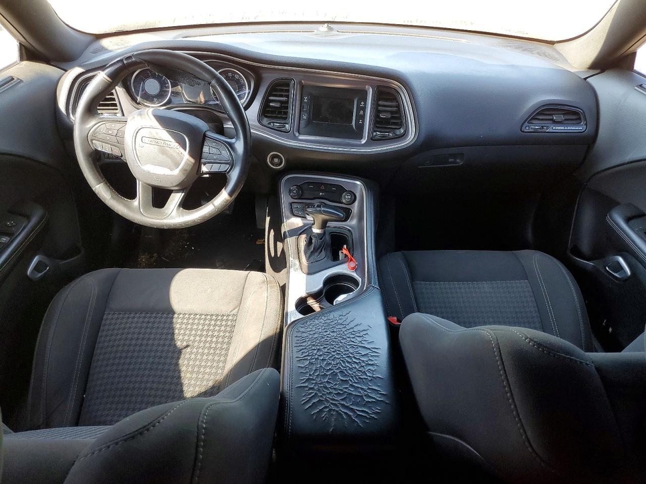 2016 Dodge Challenger sxt