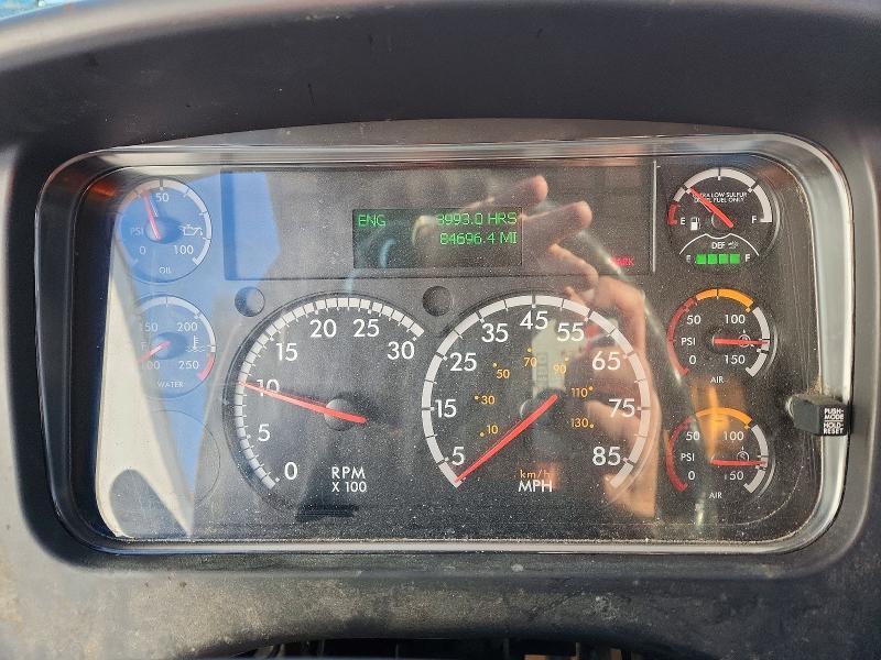 2016 Freightliner Business Class M2 Semi Truck