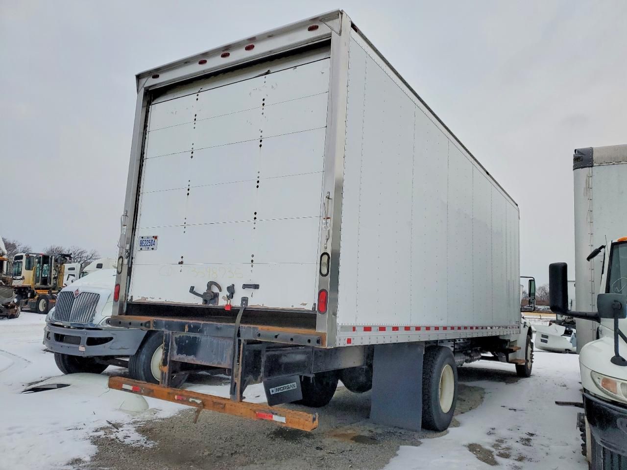 2017 Freightliner Business Class M2 BOX Truck