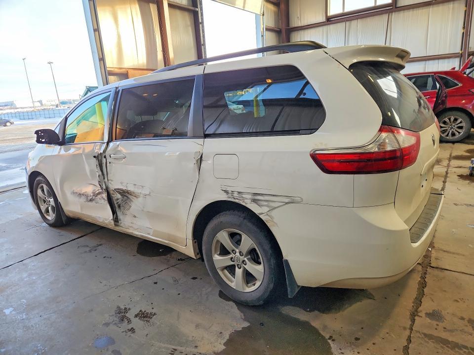 2017 Toyota Sienna le 8-passenger