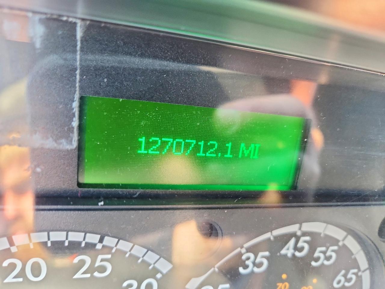 2017 Freigliner 2017 Freightliner Cascadia 125 Semi Truck