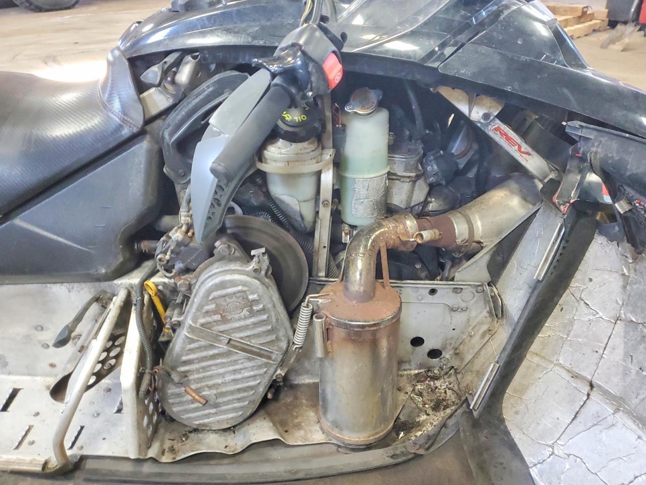2004 Skidoo 2002 Ford Super Duty F-250 XLT