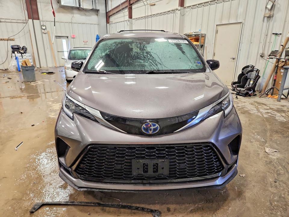 2022 Toyota Sienna xse 7-passenger