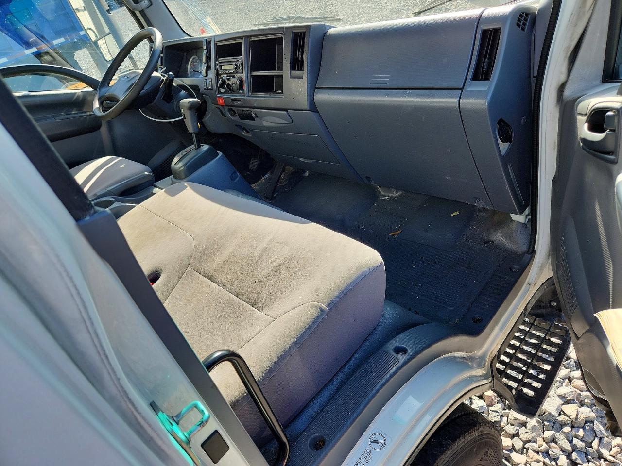 2019 Isuzu NQR BOX Truck