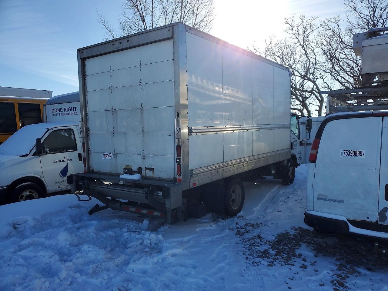 2017 Isuzu NPR HD