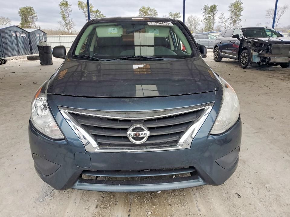 2015 Niss Versa s
