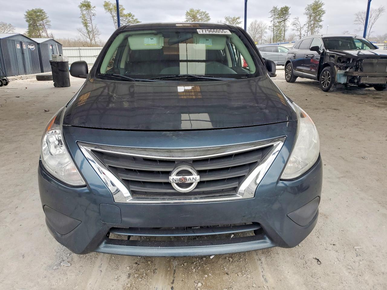 2015 Niss Versa s