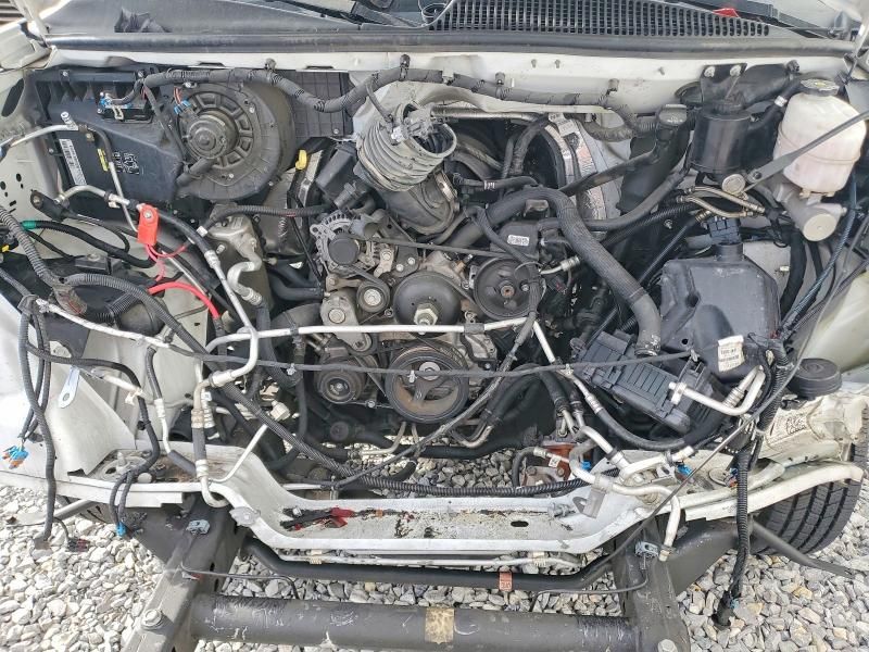 2023 GMC Savana CUT-BOX Truck