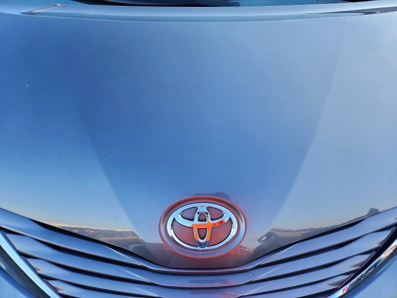 2016 Toyota Sienna le