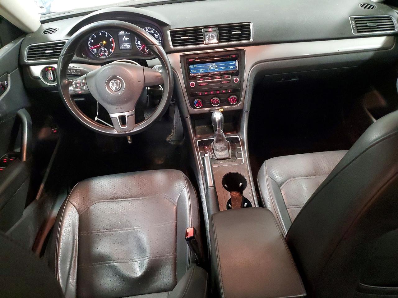 2014 Volkswagen Passat s
