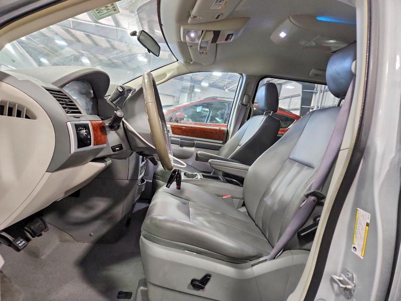 2009 Chrysler Town & Country Touring