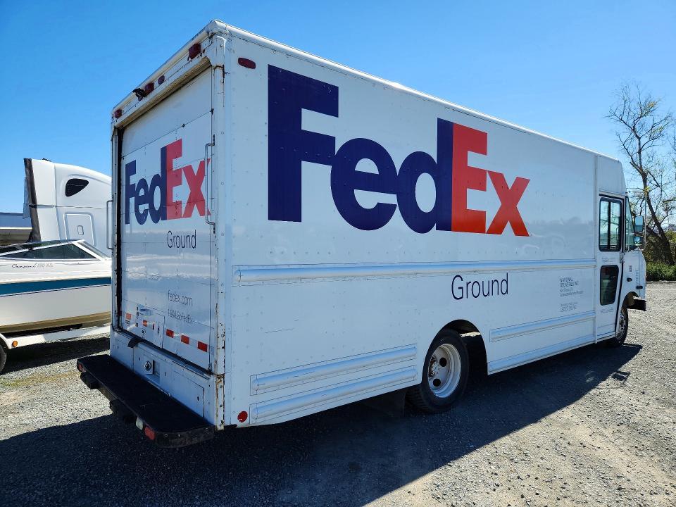 2001 Workhorse Custom Chassis P42 Delivery Truck