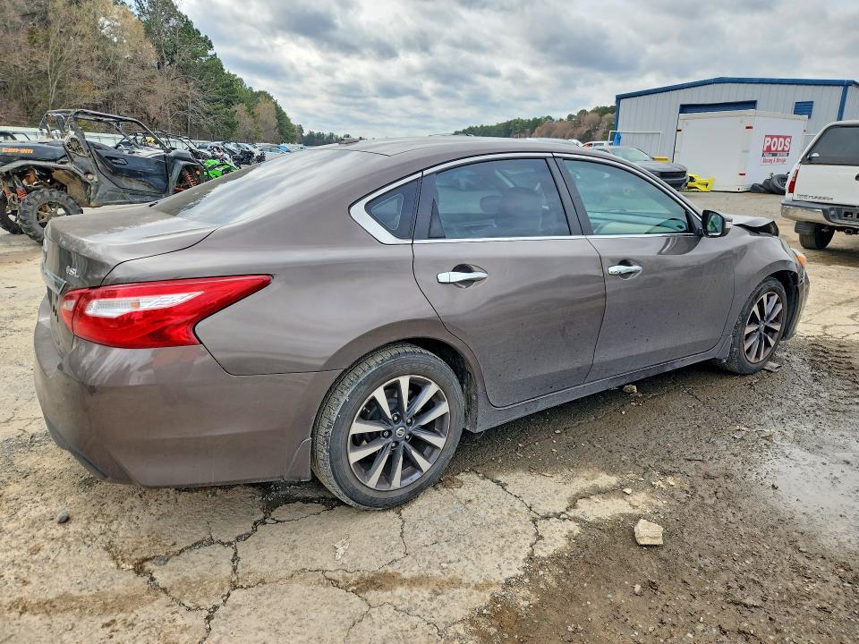 2016 Niss Altima 2.5