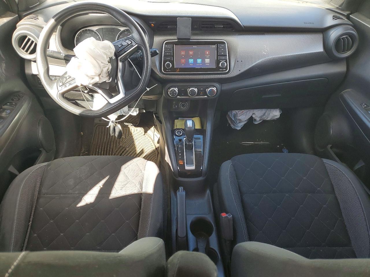 2020 Nissan Kicks s