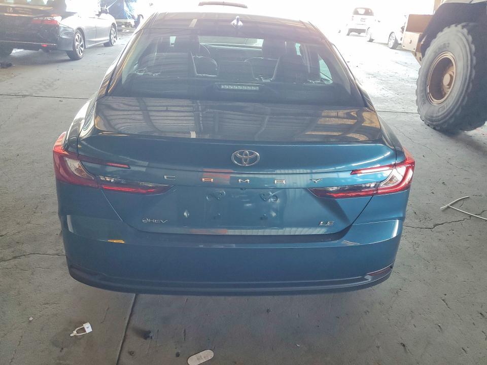 2025 Toyota Camry le