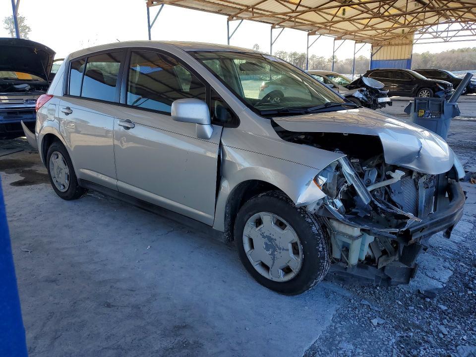 2012 Niss Versa s