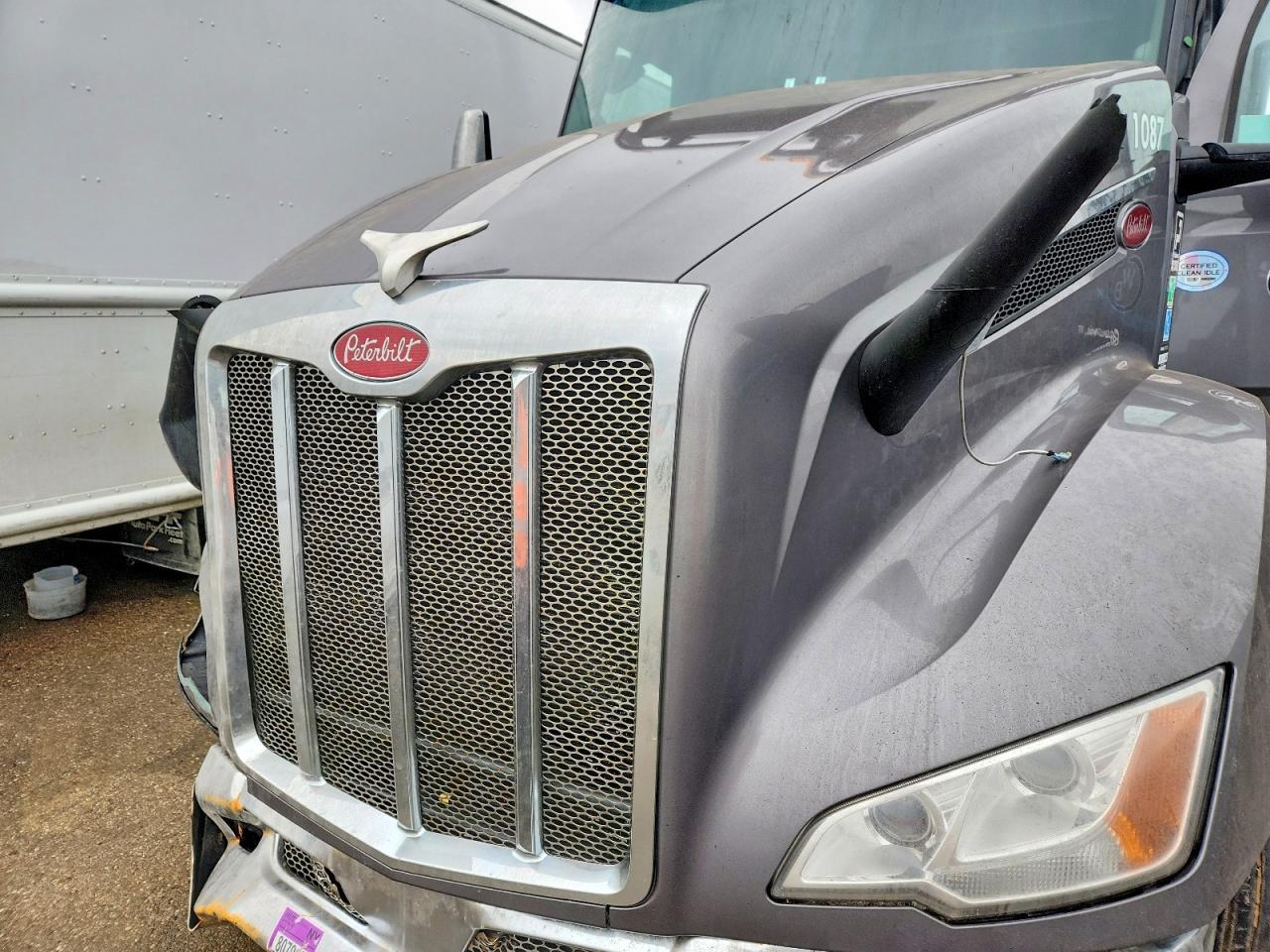 2023 Peterbilt 579