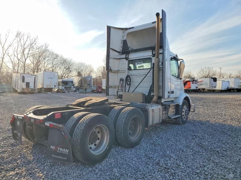 2020 Volvo Vnr Semi Truck