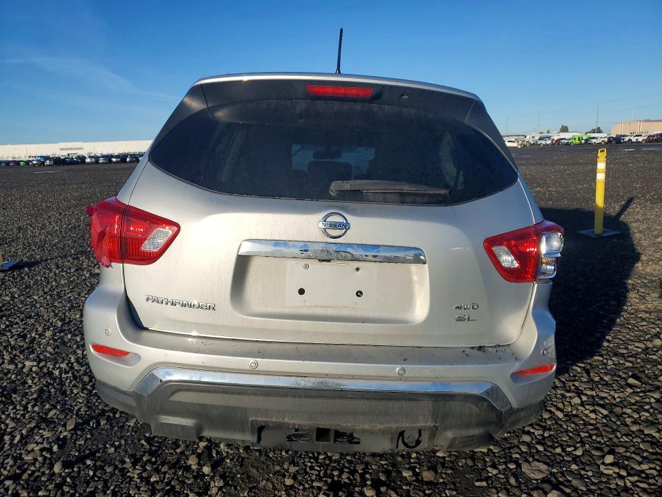 2017 Nissan Pathfinder s