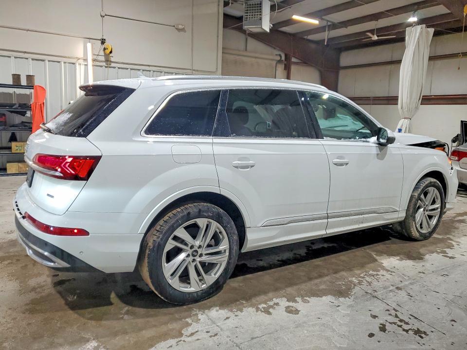 2021 Audi Q7 Premium Plus