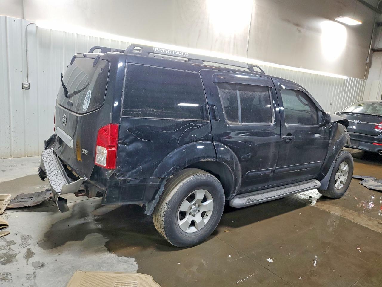2005 Nissan Pathfinder xe