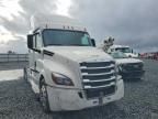 2019 Freightliner Cascadia 126 Semi Truck
