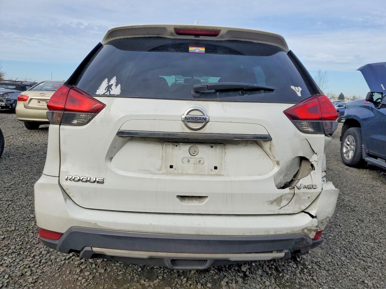 2017 Nissan Rogue sv