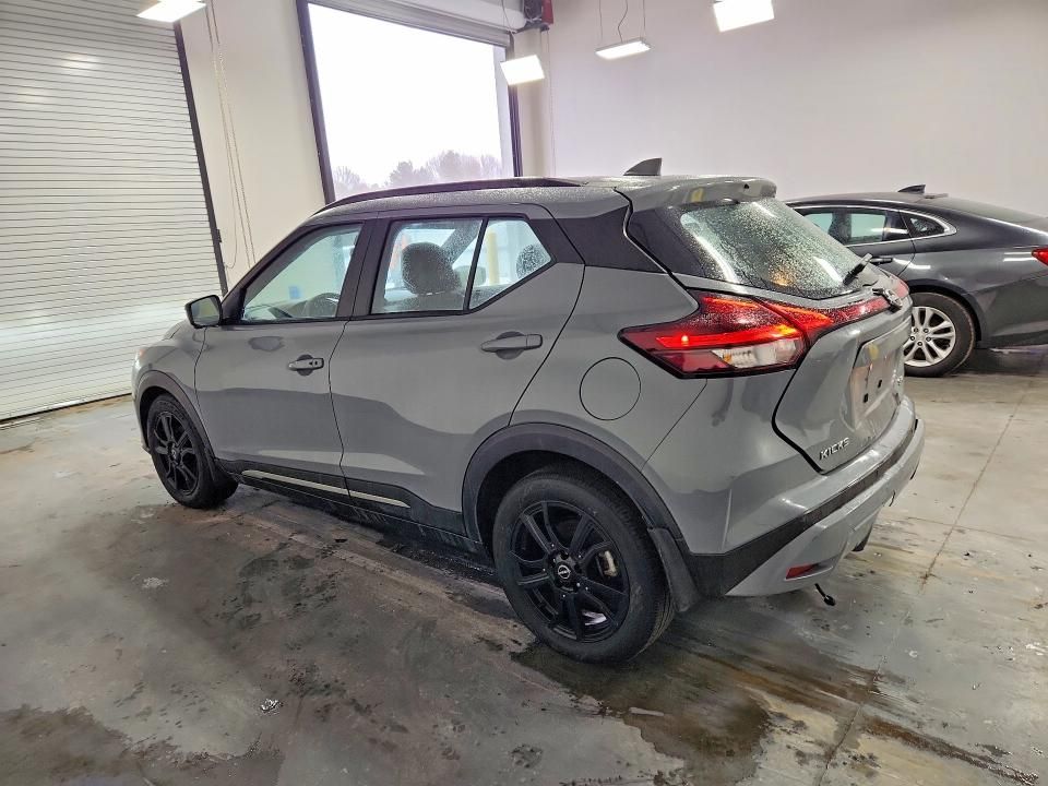 2023 Nissan Kicks sr