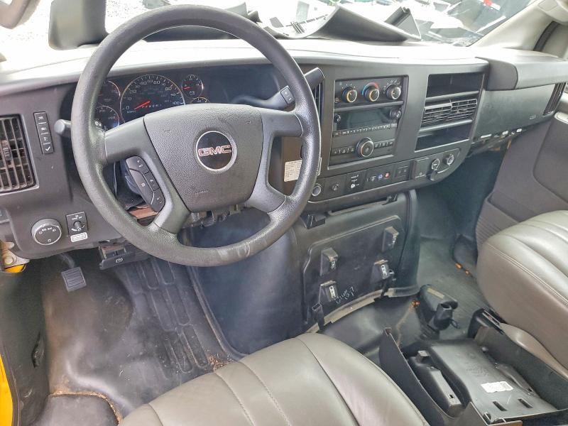 2021 GMC Savana BOX Truck