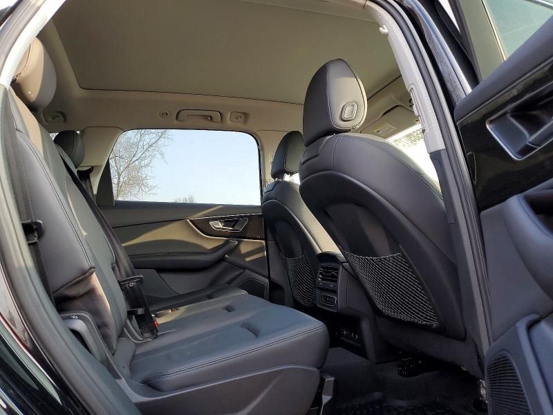 2022 Audi Q7 Premium Plus