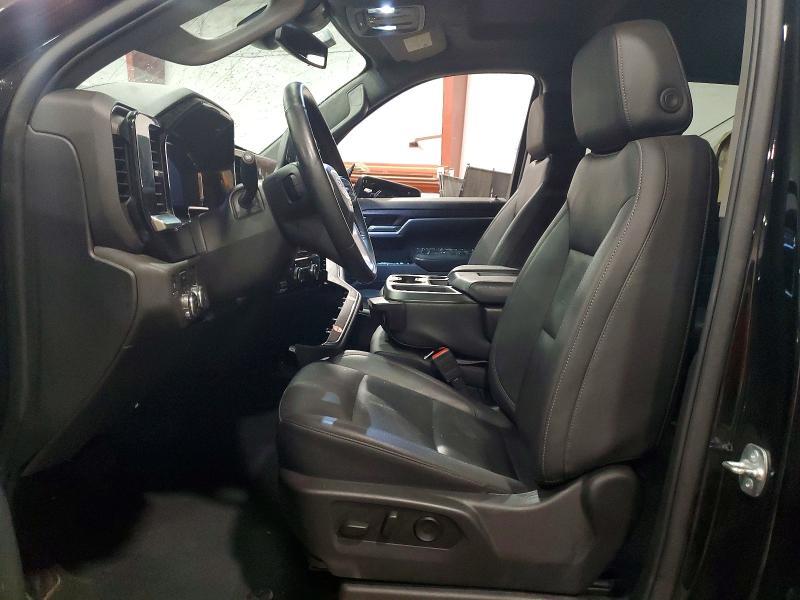 2025 GMC Sierra K1500 slt