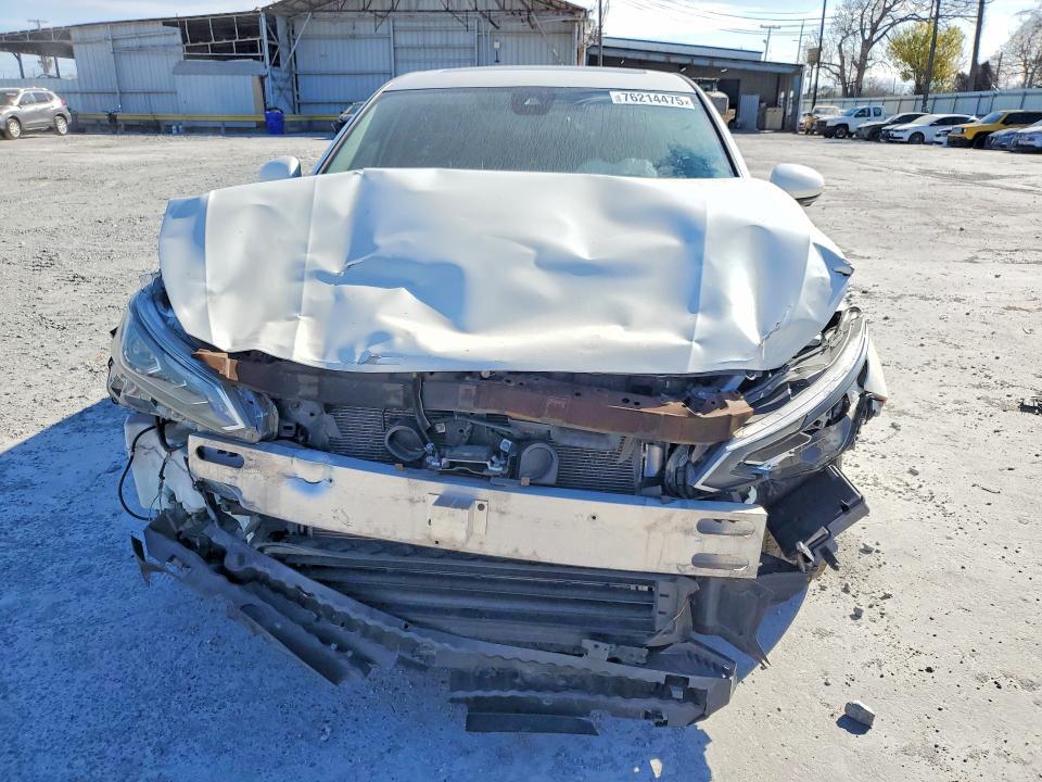 2019 Niss Altima