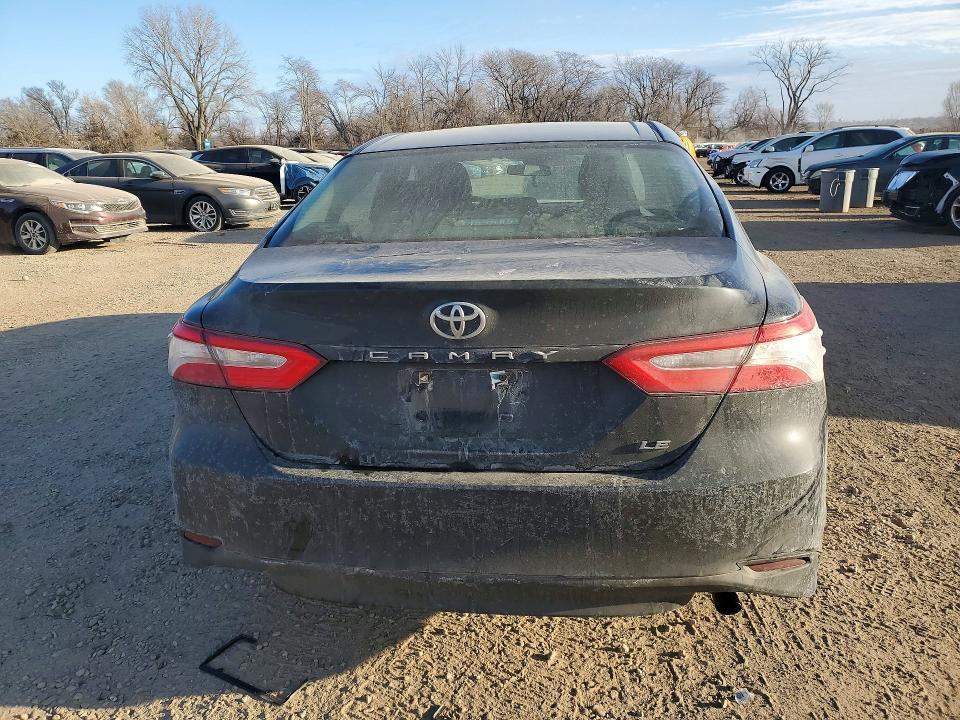 2018 Toyota Camry le