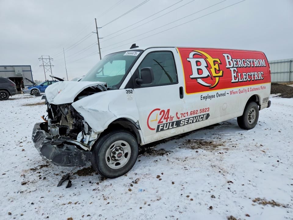 2023 GMC Savana 3500 Cargo Delivery van