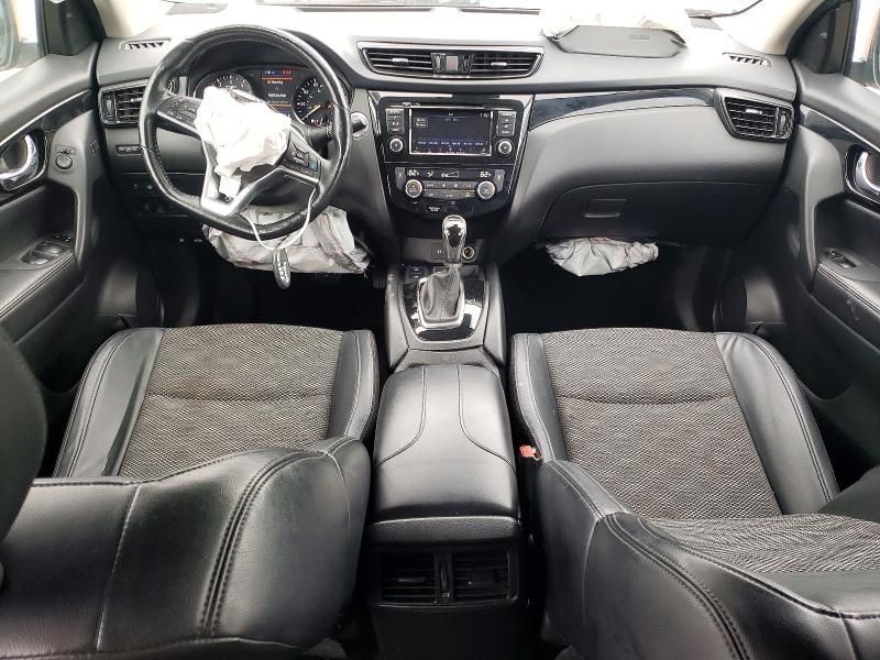 2022 Nissan Rogue Sport sv