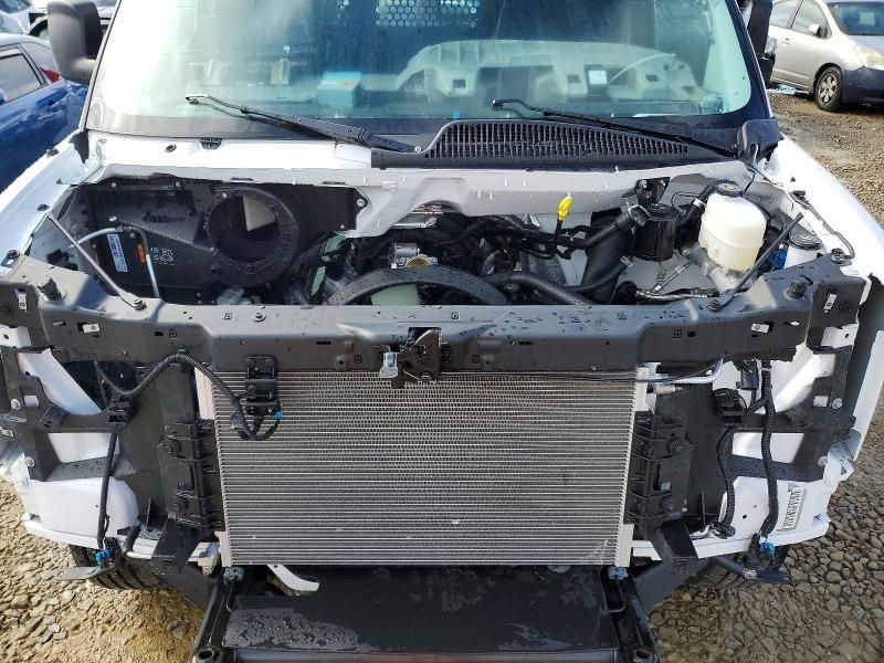 2025 Chevrolet Express G2500