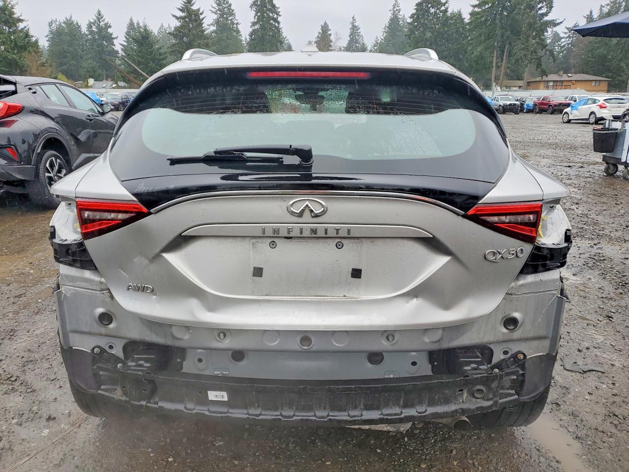 2018 Infinity Qx30
