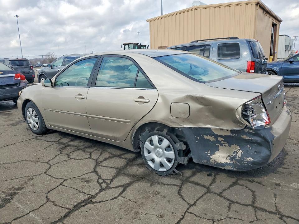 2004 Toyota Camry le