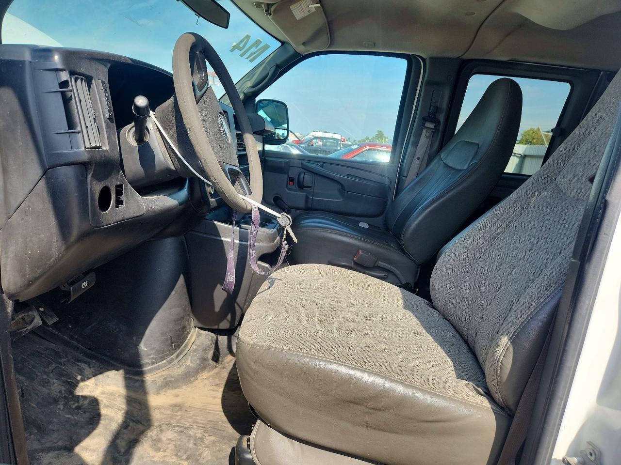 2010 Chevrolet Express G1500 ls