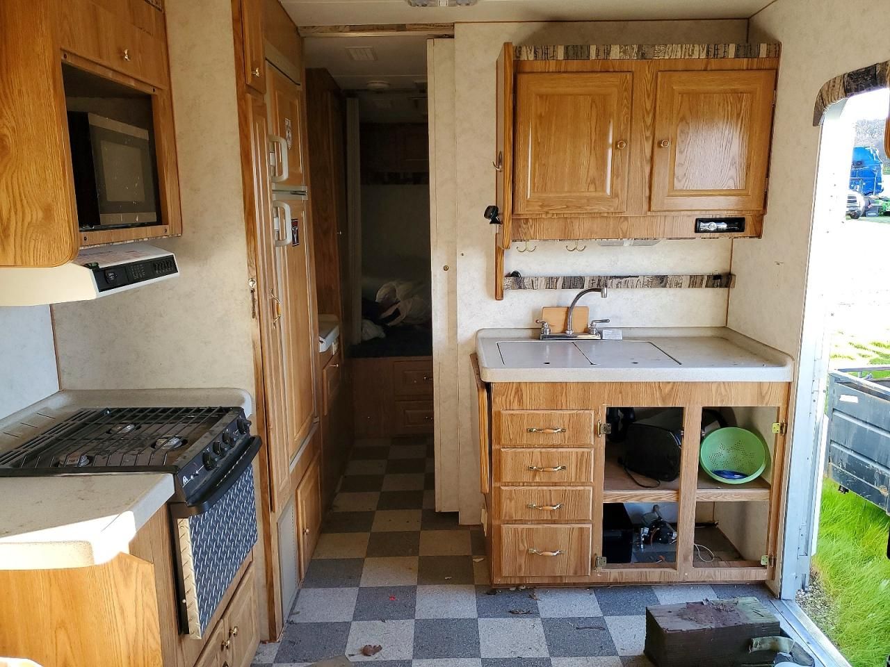 2003 Weekend Warrior Camper