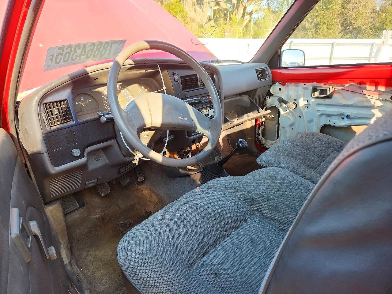 1989 Toyota Pickup Deluxe