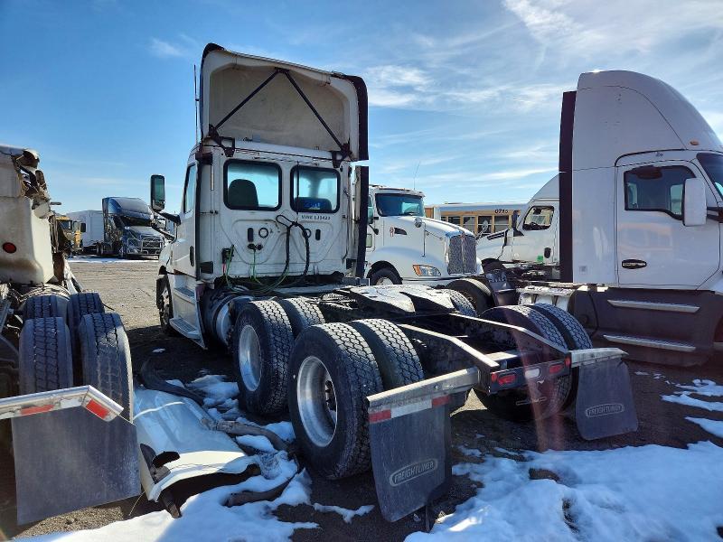 2020 Freightliner Cascadia 126 Semi Truck