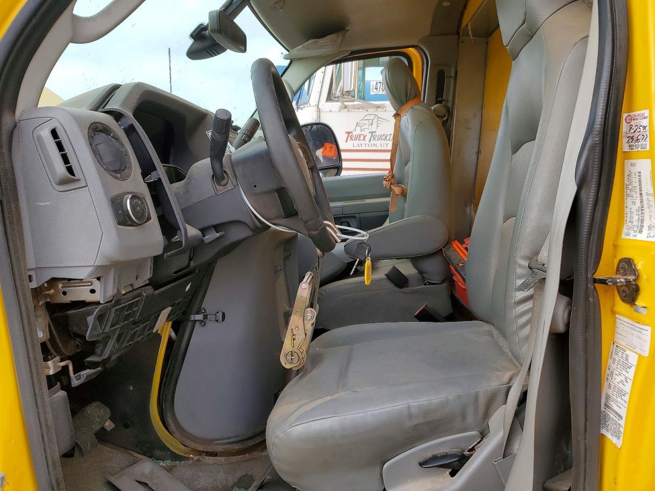 2022 Ford Econoline-BOX Truck