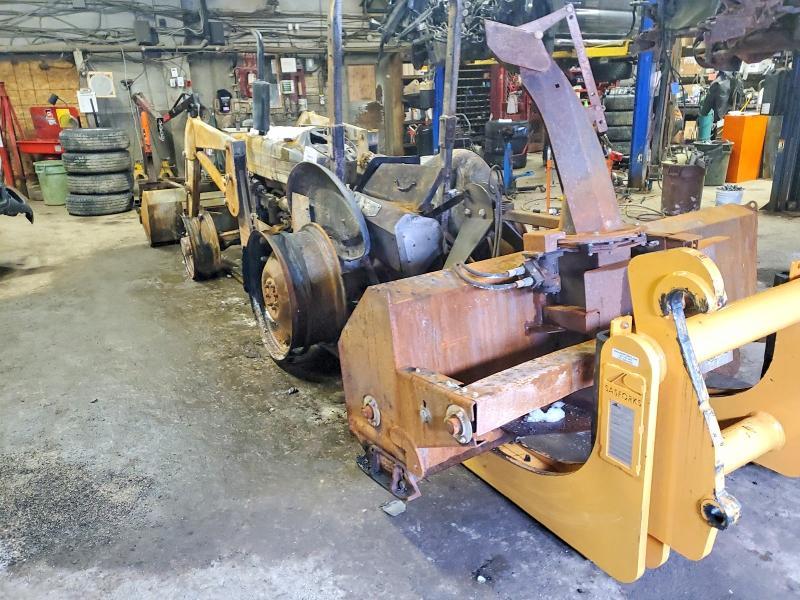 1984 Snowbird 1999 Snow Blower-Appliances